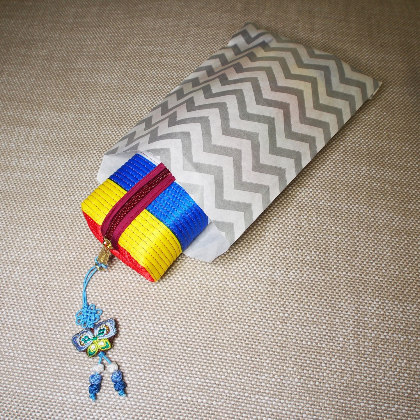 Silver Chevron Pattern on White Kraft Decorative Flat Paper Gift Bags