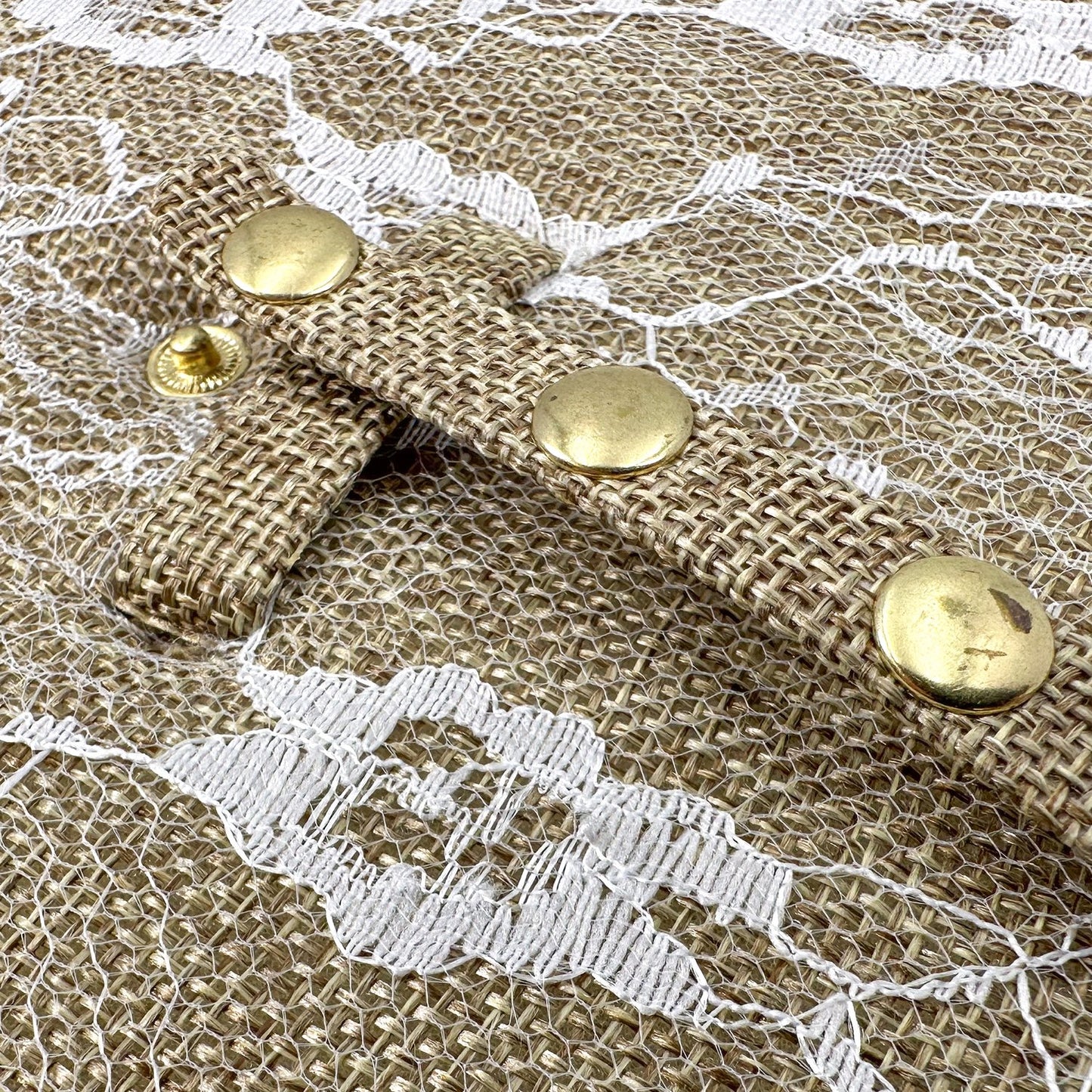 N’icePackaging – Lace-Covered Burlap Adjustable Snap-Folding Mirror – 9.5” High – for Home/Travel/Business/Sales/Display – 3 Positions